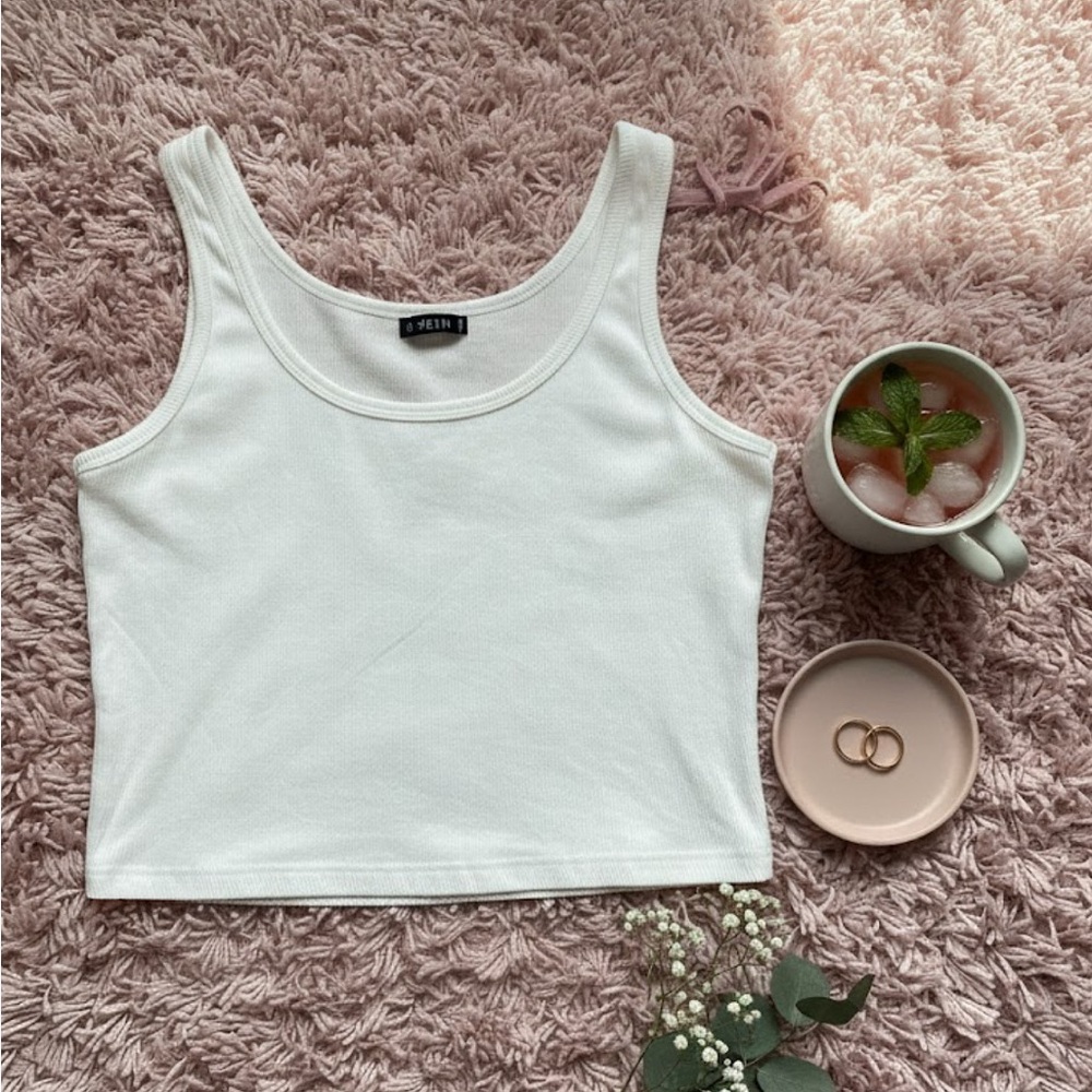 SHEIN Classic White Tank Crop Top